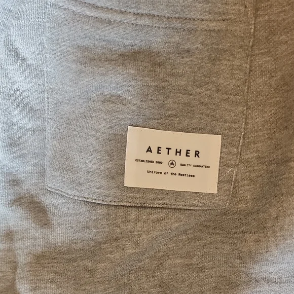 NWT Aether x Foundation Cropped Hoodie Light Heather Grey Luxury Athleisure - Picture 5 of 6